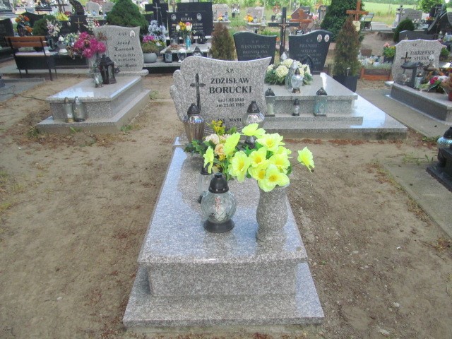 Grób Zdzisław Borucki