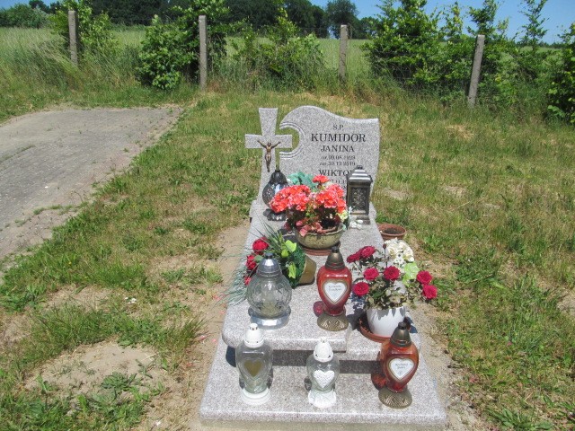 Grób EUGENIUSZ KUMIDOR